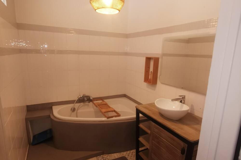 Photo of Bathroom in Saint-Junien