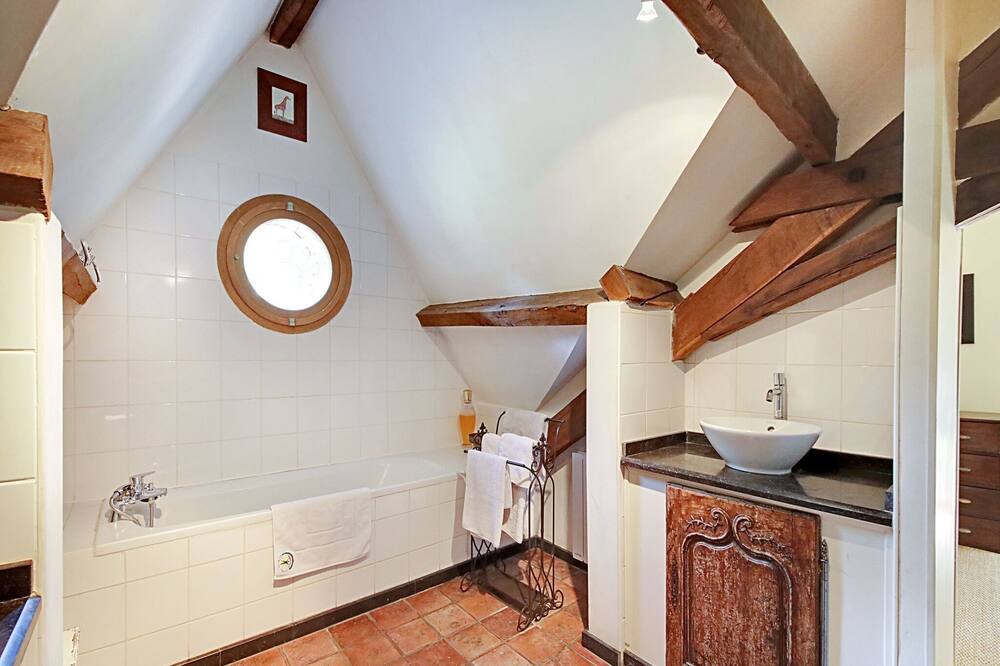 Photo of Bathroom in Raizeux
