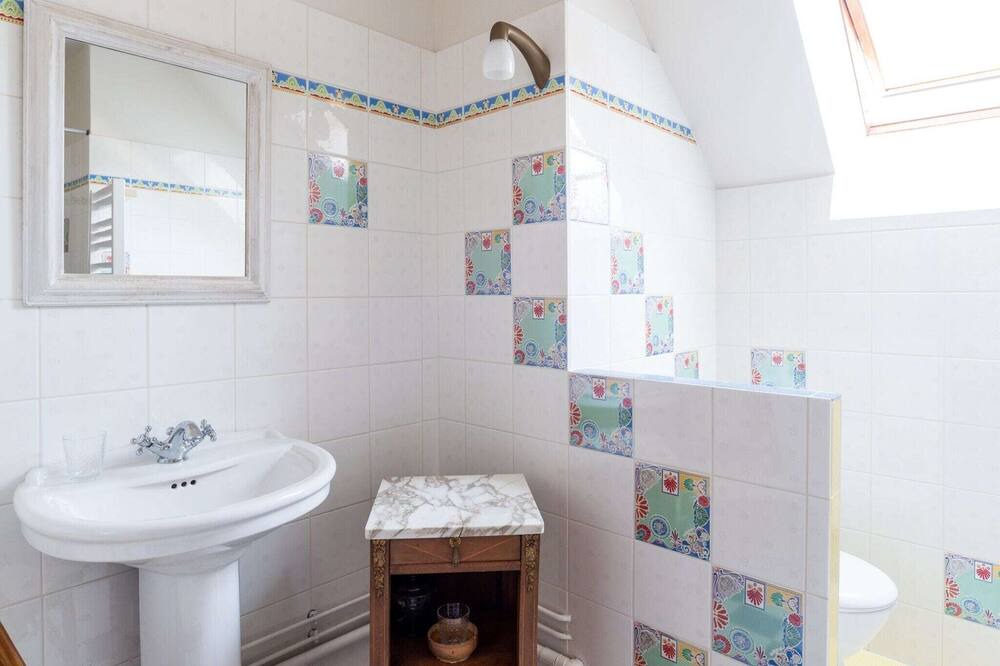 Photo of Bathroom in Morogues