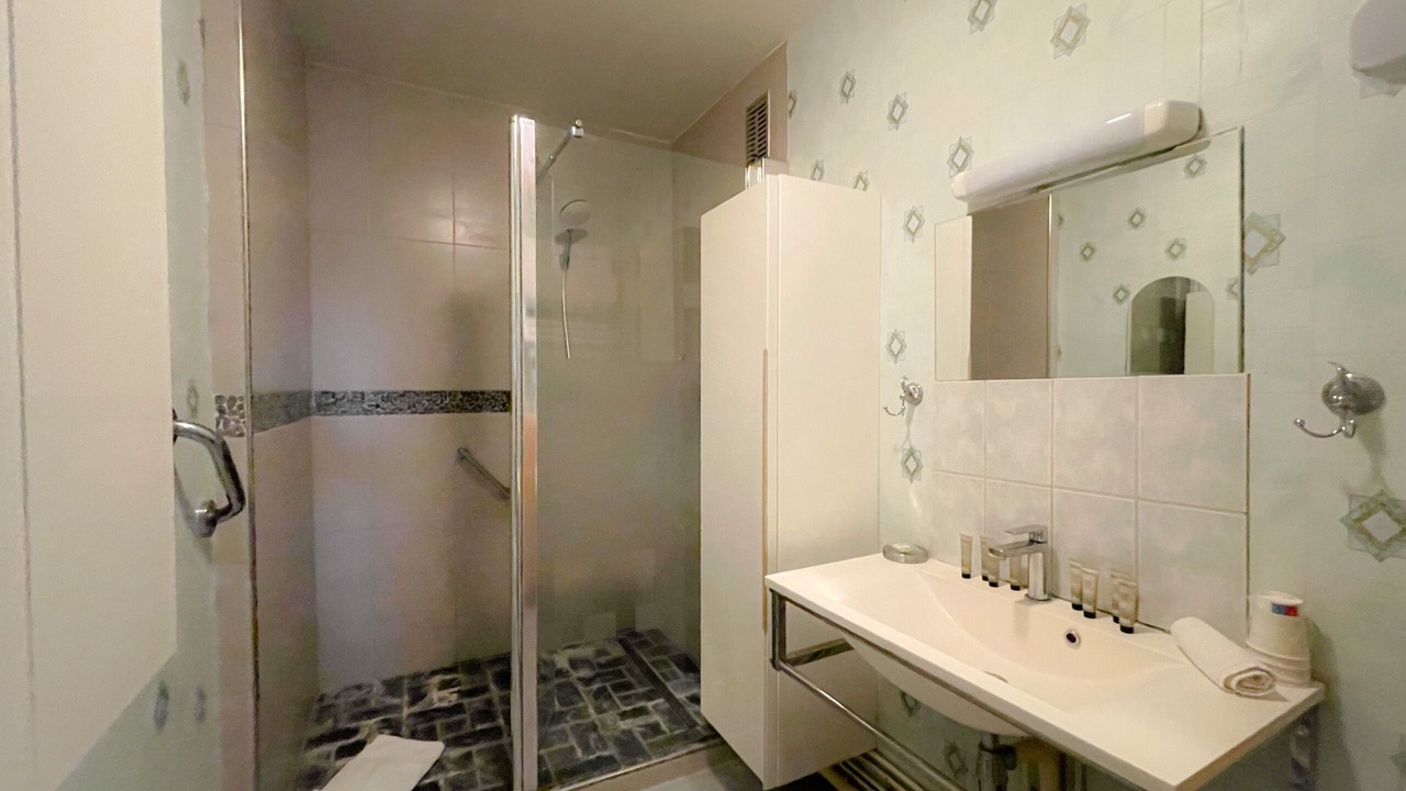 Photo of Bathroom in Port