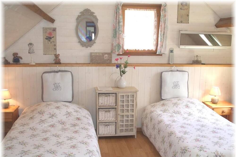 Photo of Bedroom in Courcelles-au-Bois