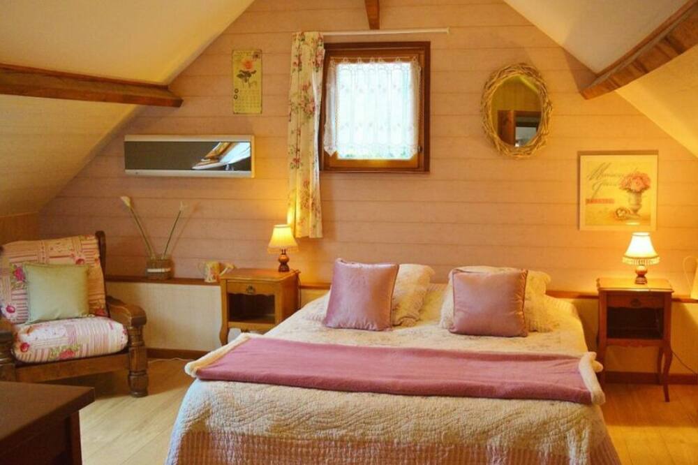 Photo of Bedroom in Courcelles-au-Bois