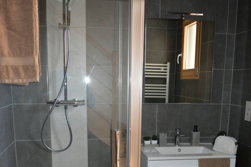 Photo of Bathroom in Frasne