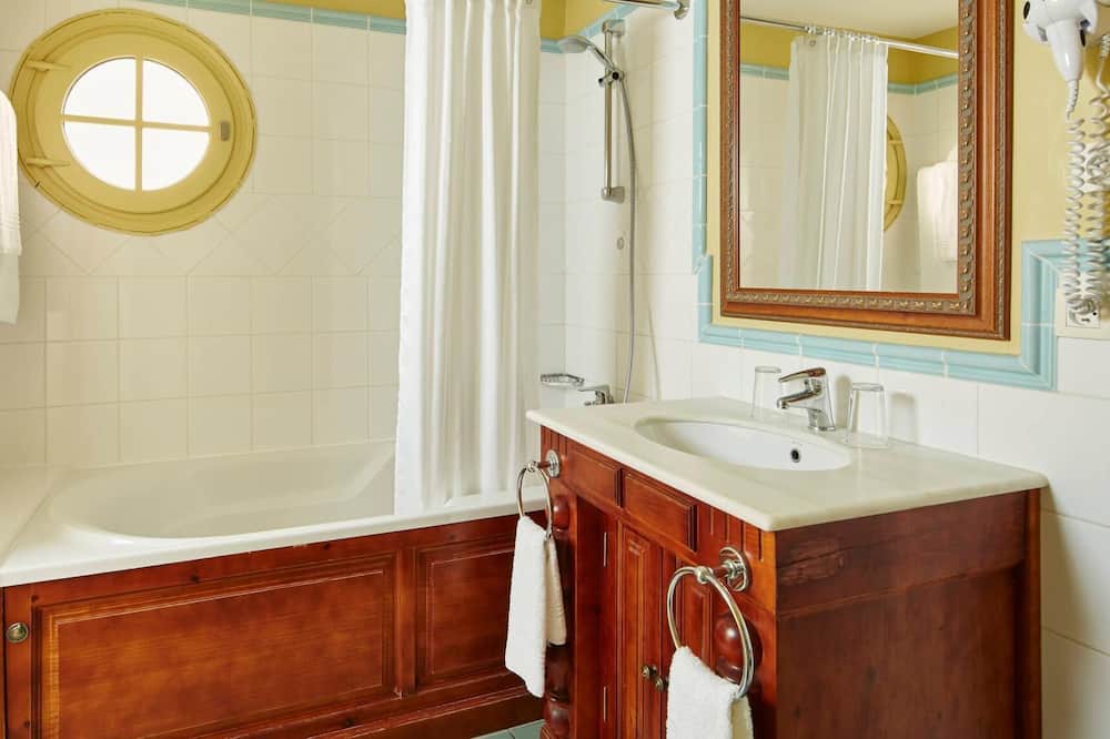 Photo of Bathroom in Bailly-Romainvilliers