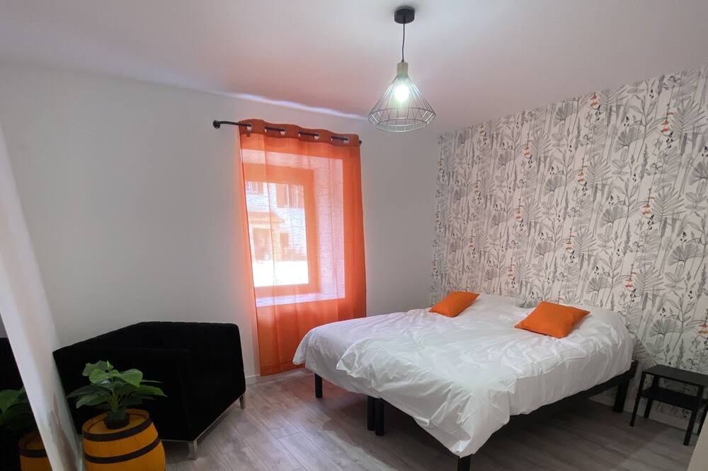 Photo of Bedroom in Prisse