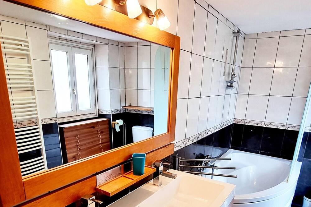 Photo of Bathroom in Saint-Michel-sur-Orge