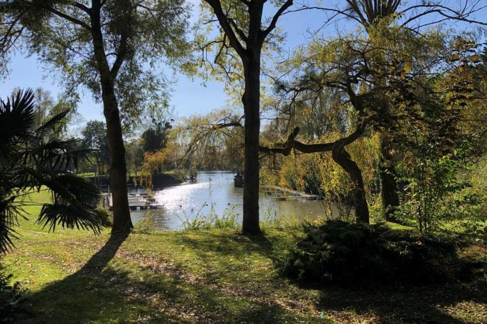 Photo of Outdoor in Tosny