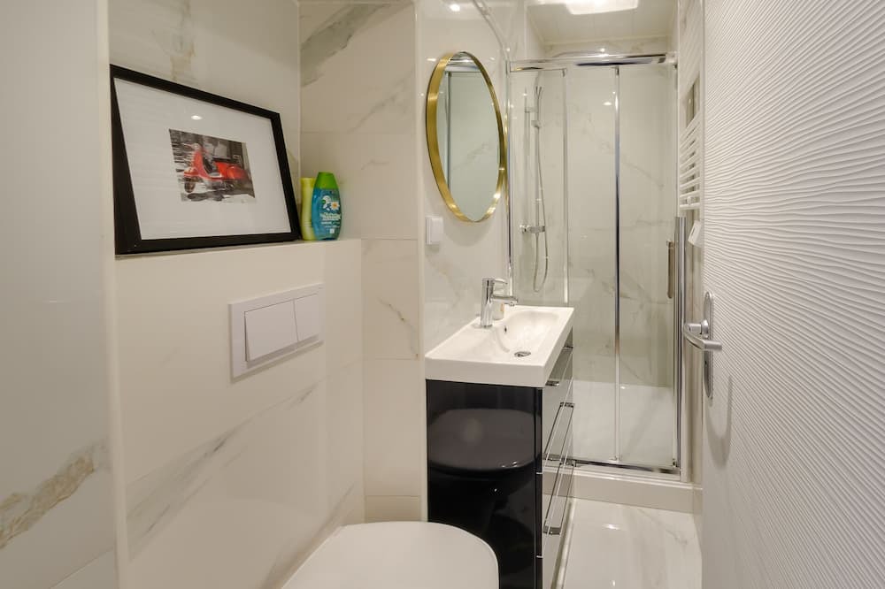 Photo of Bathroom in La Garenne-Colombes