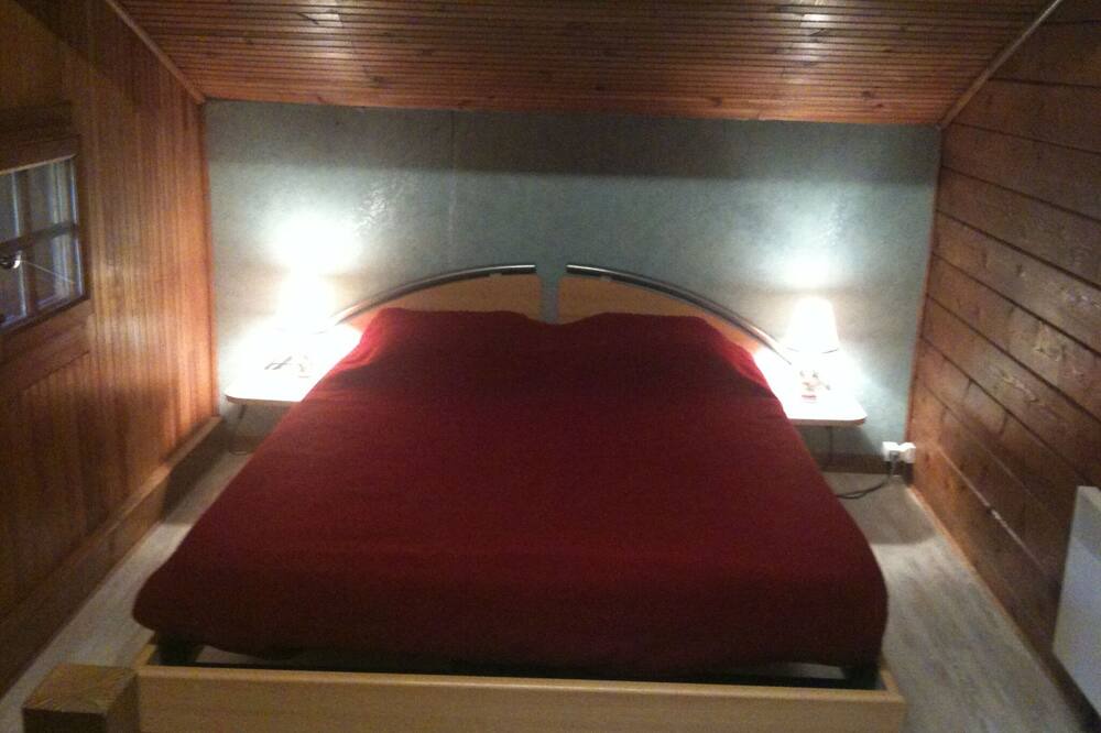 Photo of Bedroom in Les Planches-en-Montagne