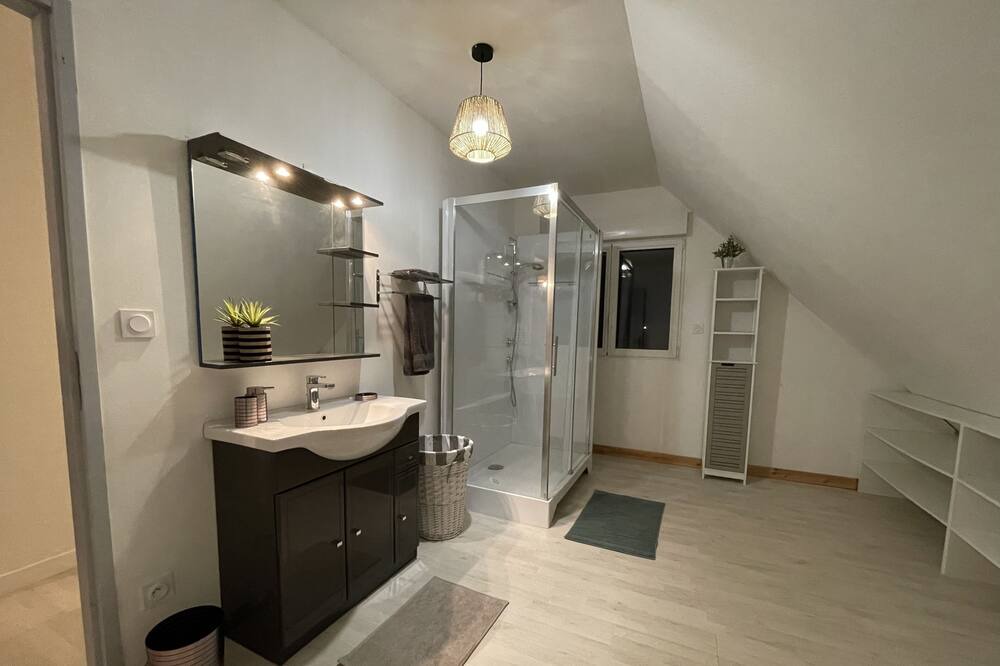 Photo of Bathroom in Escuilles