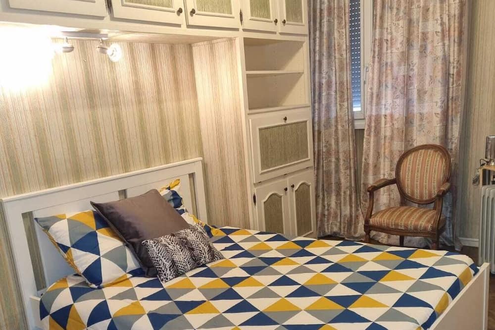 Photo of Bedroom in Villeneuve-la-Garenne