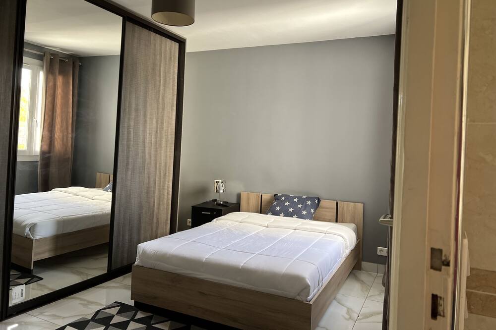 Photo of Bedroom in Enghien-les-Bains