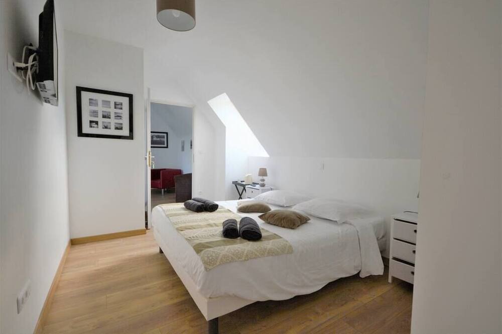 Photo of Bedroom in Saint-Quentin-en-Tourmont
