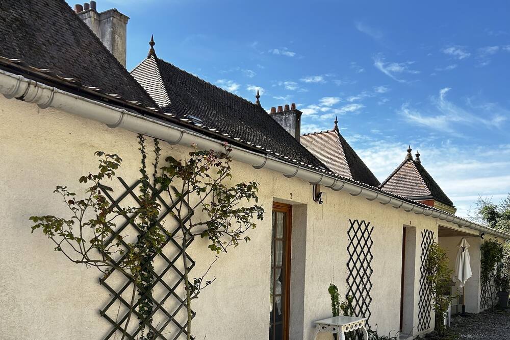 Photo of Outdoor in Le Thuit