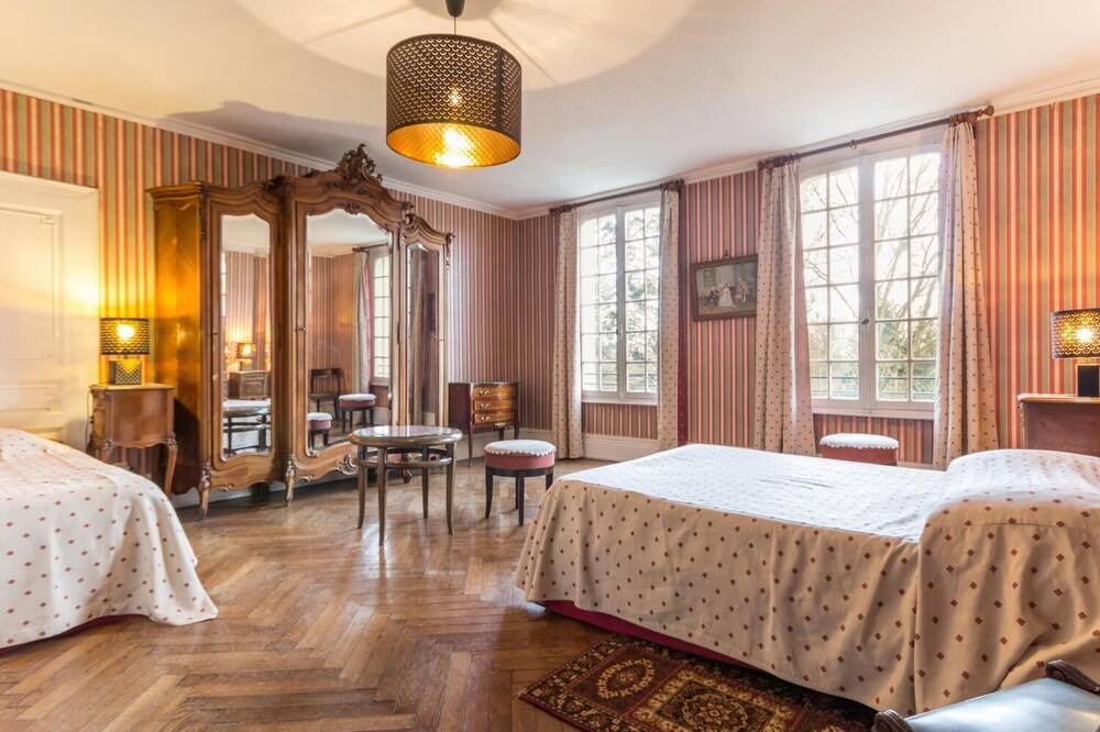 Photo of Bedroom in Le Thuit