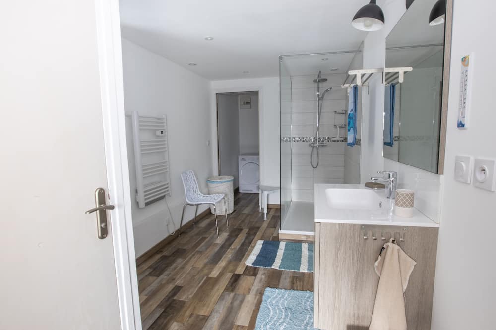 Photo of Bathroom in Cremarest