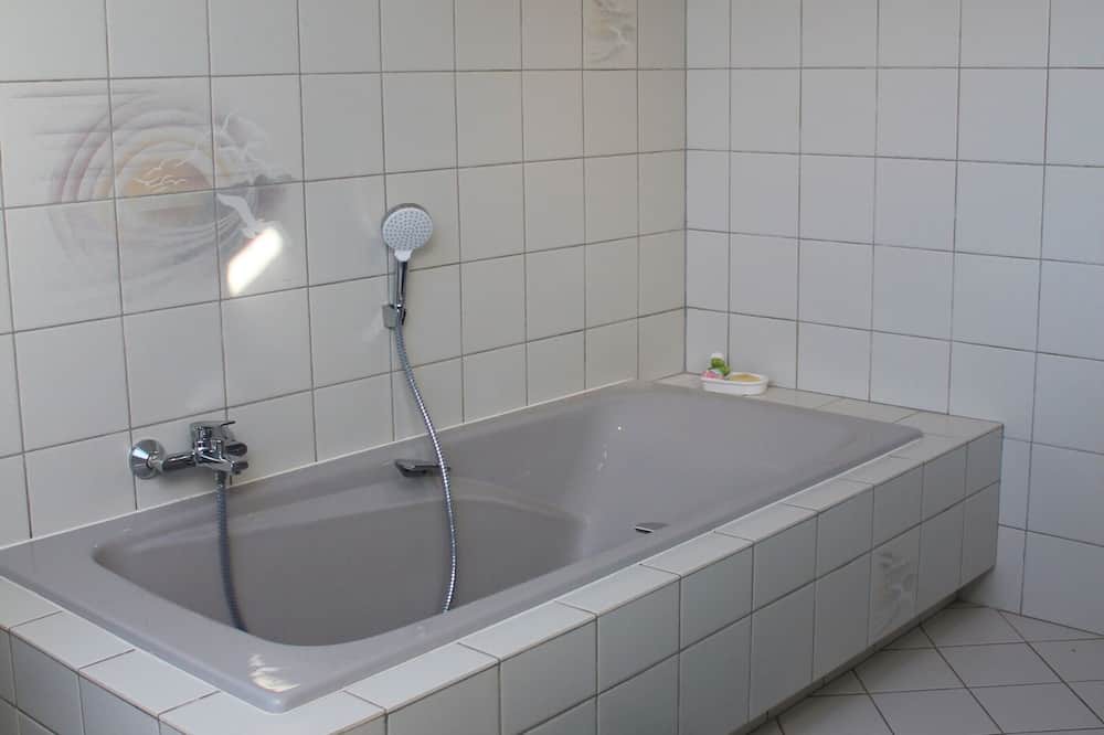 Photo of Bathroom in Mars-la-Tour