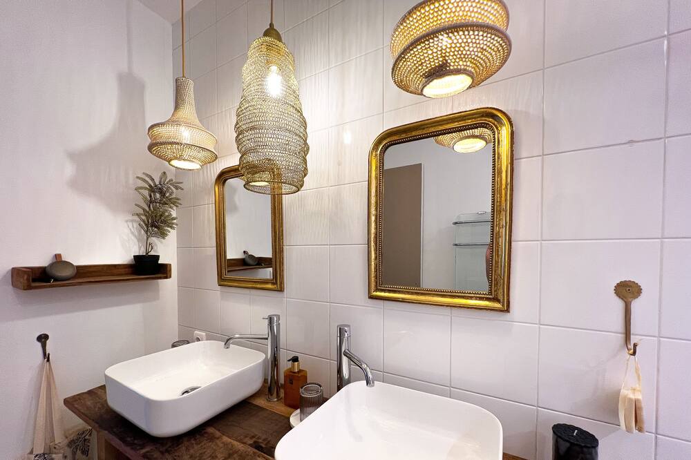 Photo of Bathroom in Centre Ville
