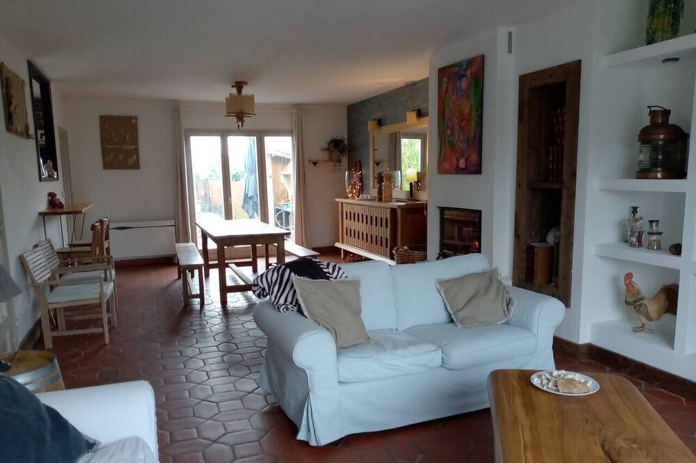 Photo of Livingroom in Les Hemmes de Marck