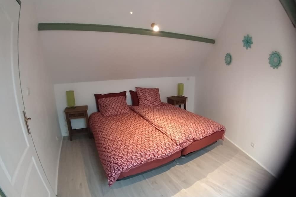 Photo of Bedroom in Annequin
