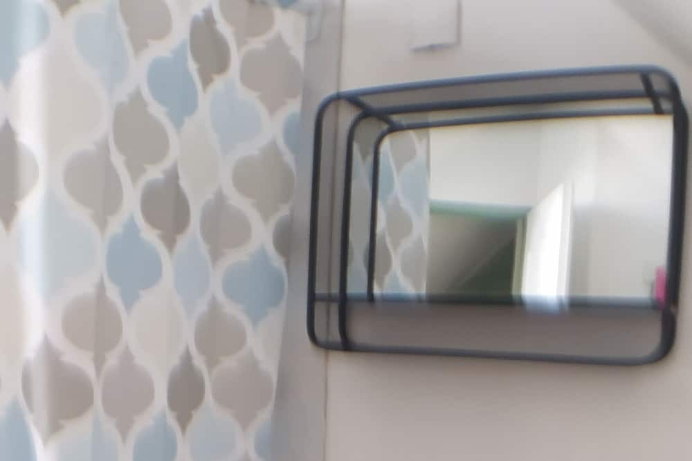 Photo of Bathroom in Annequin