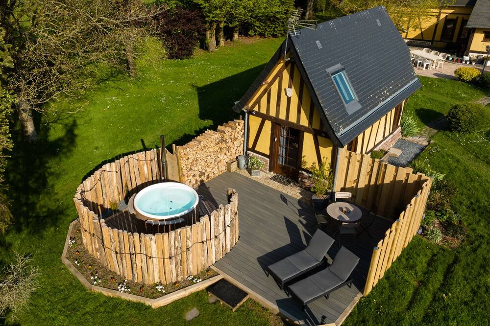 Photo of Outdoor in Saint-Denis-le-Thiboult