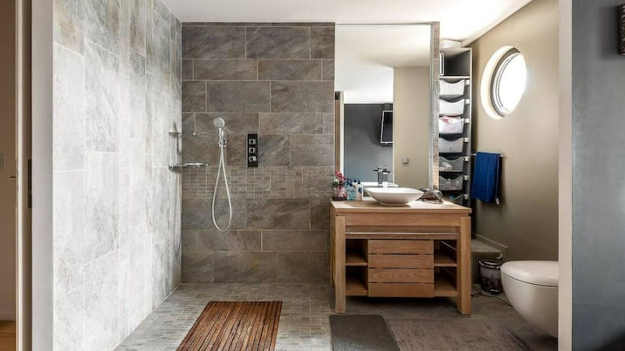 Photo of Bathroom in Bords de Marne