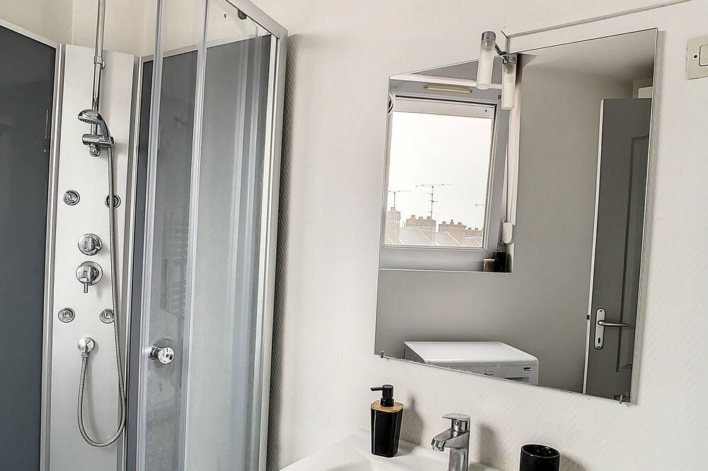 Photo of Bathroom in Saint-Acheul