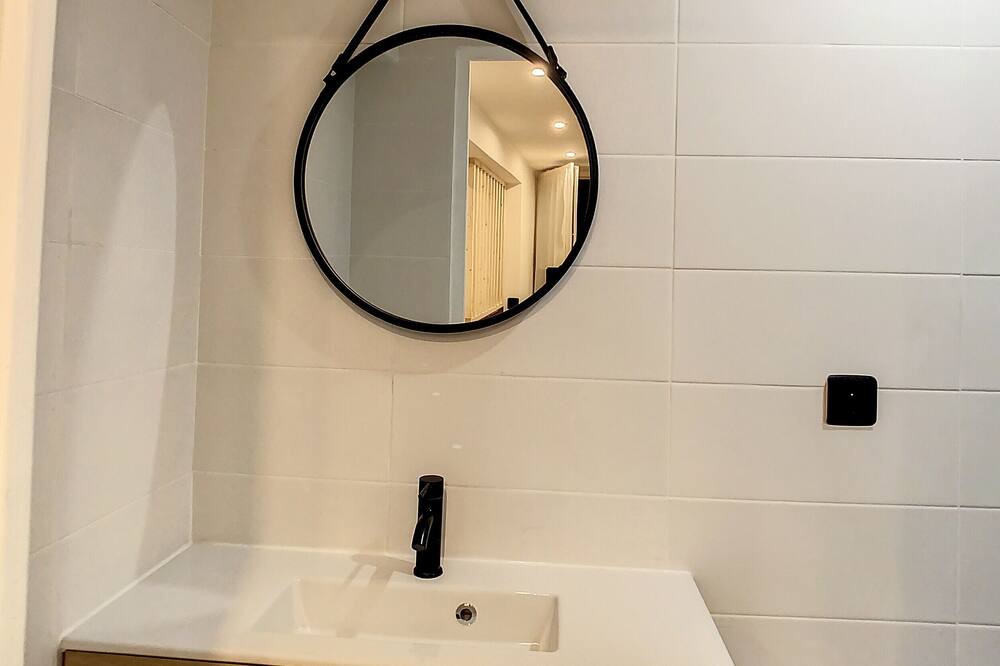 Photo of Bathroom in Presles