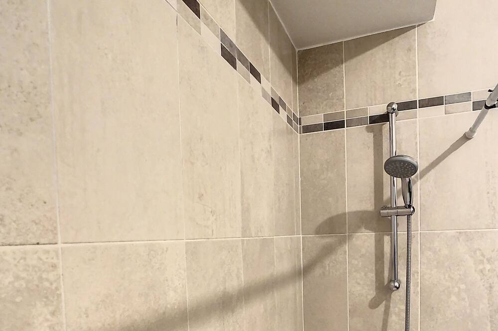Photo of Bathroom in Neuilly-sur-Marne