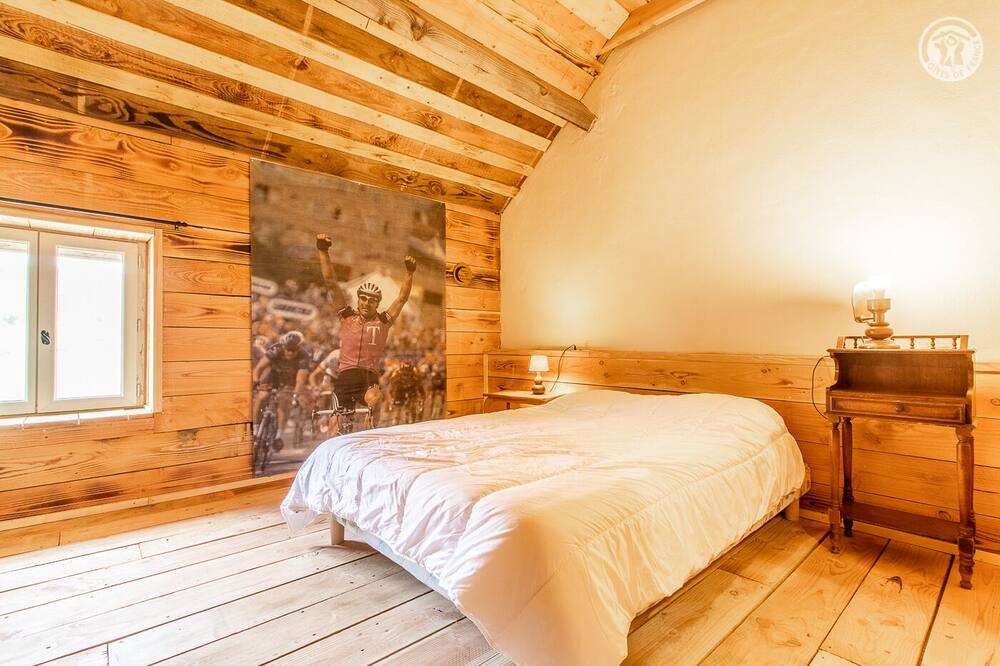 Photo of Bedroom in Cussy-en-Morvan