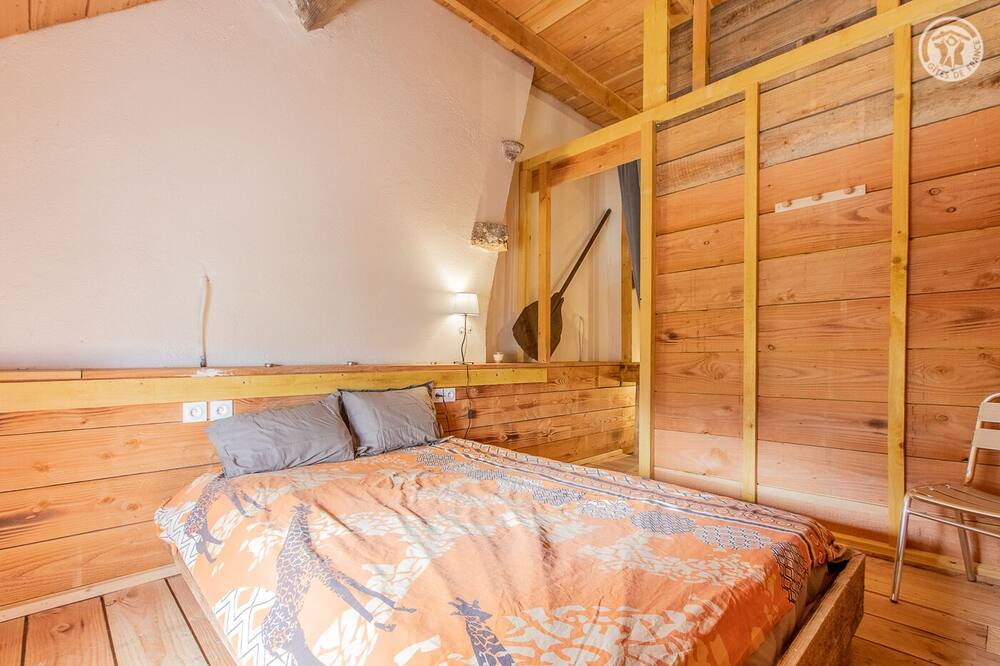 Photo of Bedroom in Cussy-en-Morvan