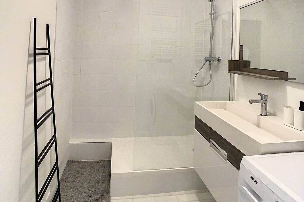 Photo of Bathroom in Villeparisis