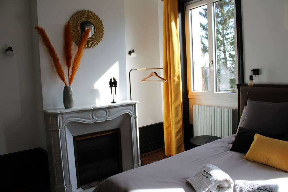 Photo of Bedroom in Frontenard