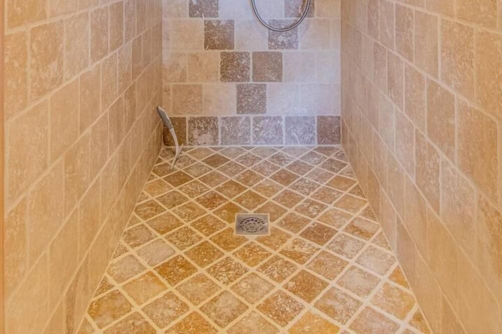 Photo of Bathroom in Nanton