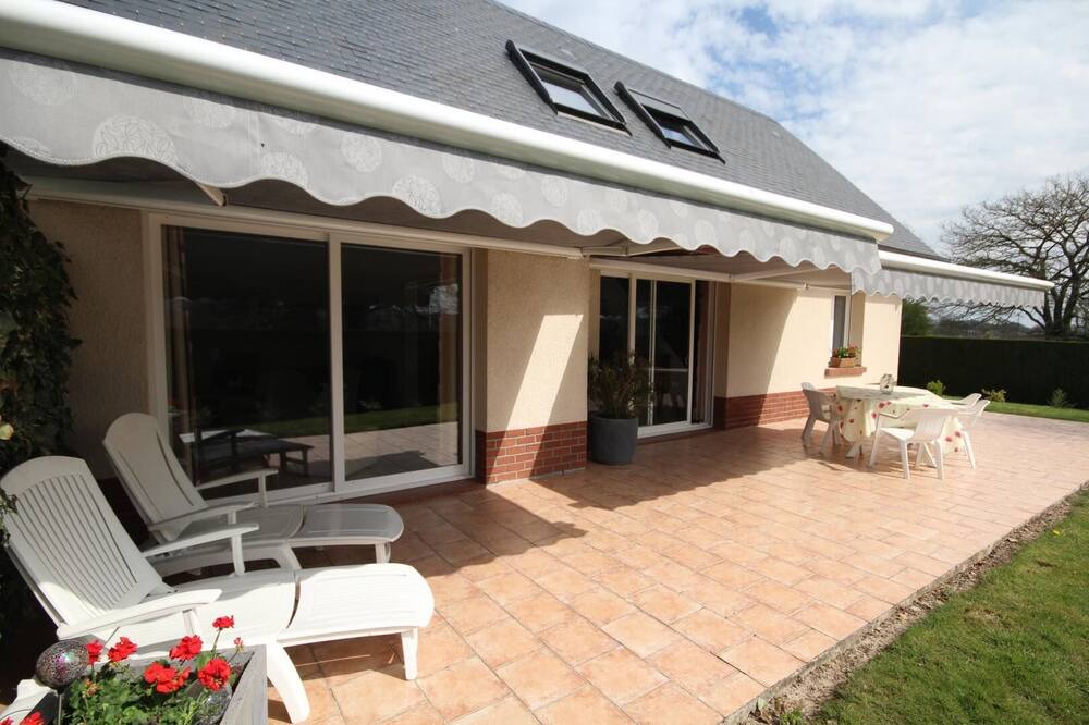 Photo of Patio Balcony in Mesnieres-en-Bray