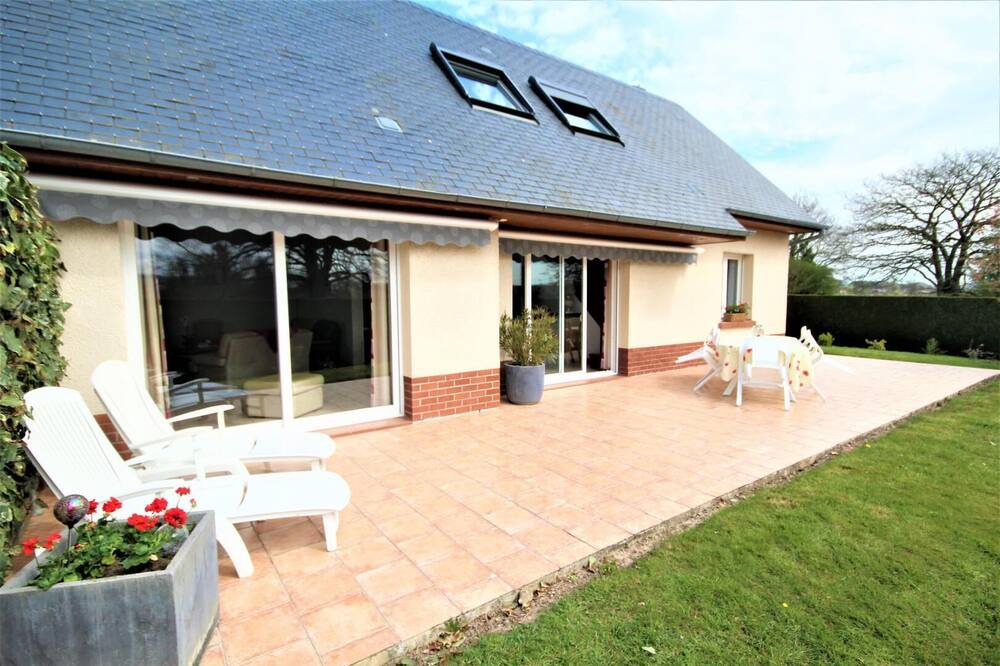 Photo of Patio Balcony in Mesnieres-en-Bray