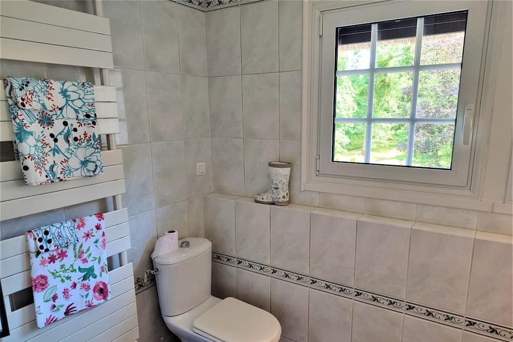 Photo of Bathroom in Ellecourt