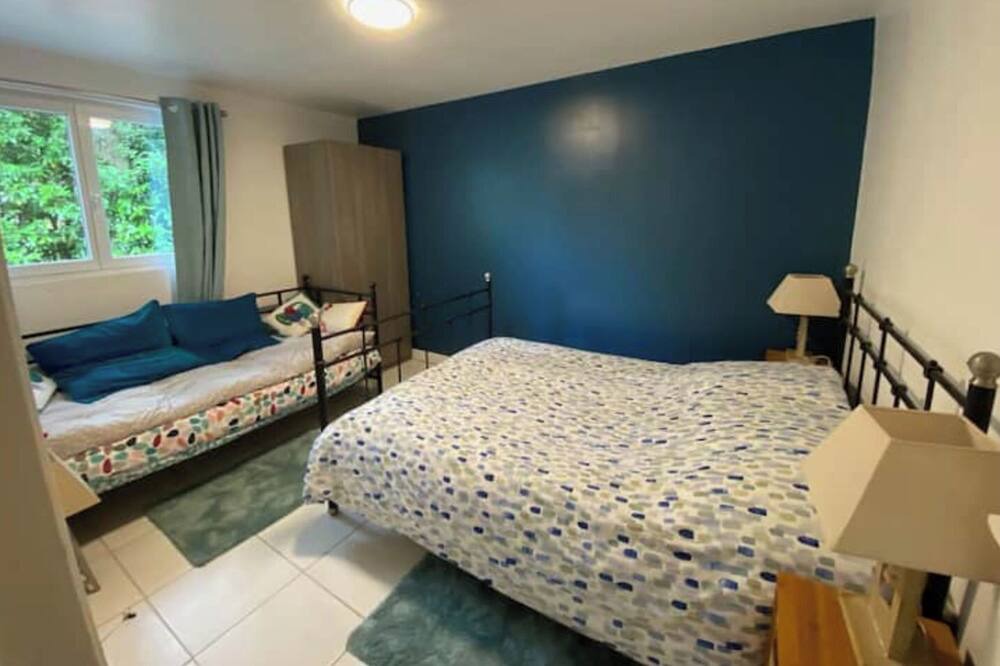 Photo of Bedroom in Le Coudray-Montceaux
