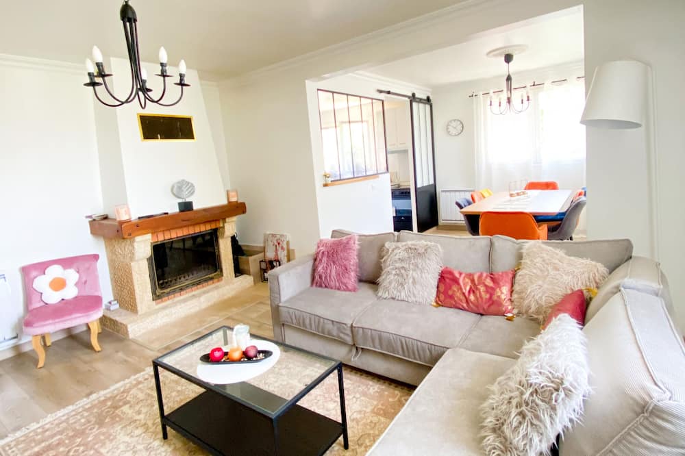 Photo of Livingroom in Gargenville