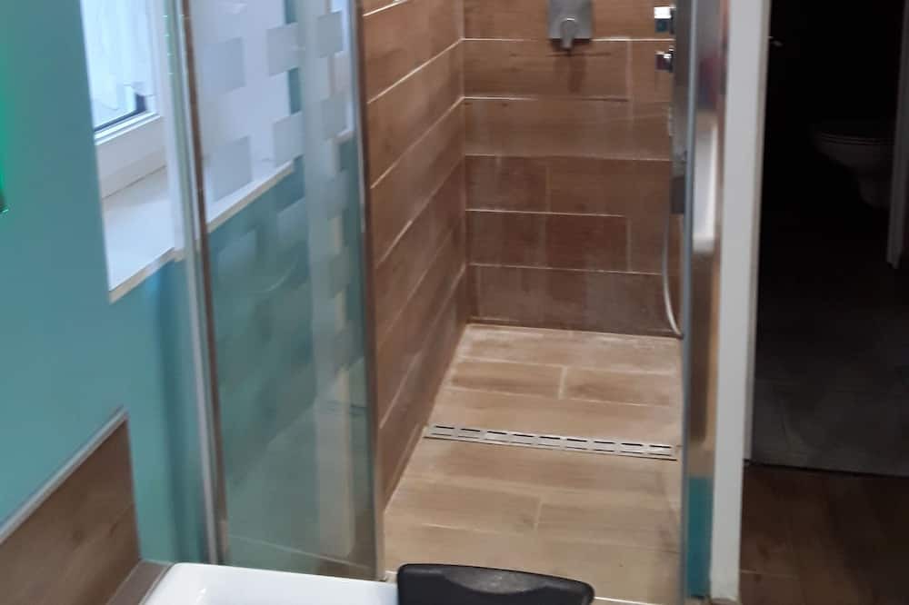 Photo of Bathroom in Baincthun