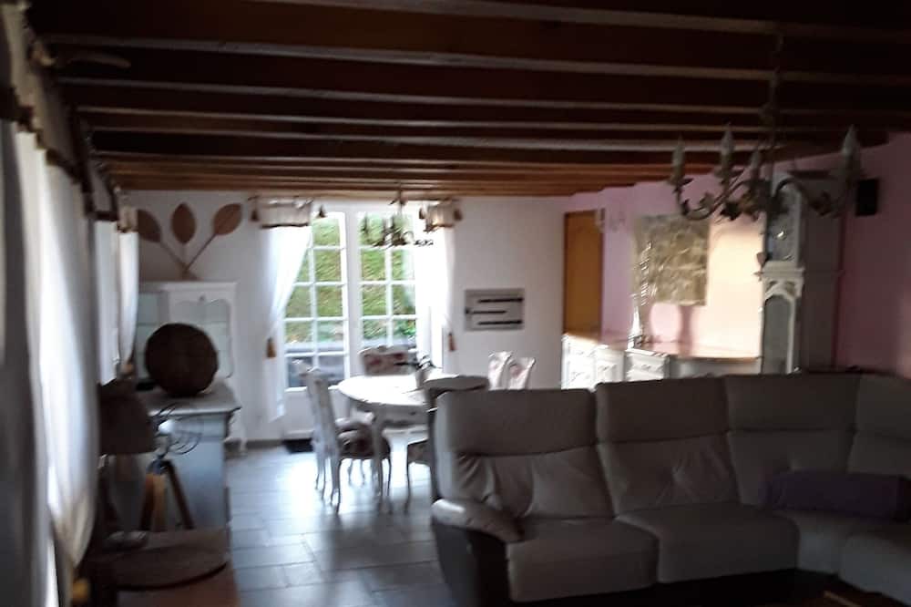Photo of Livingroom in Baincthun