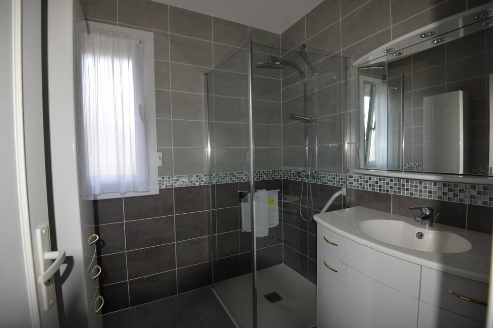 Photo of Bathroom in Ardenne Metropole