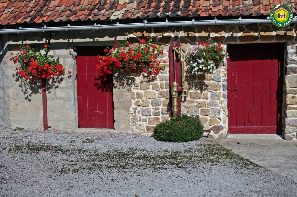 Photo of Outdoor in Henneveux