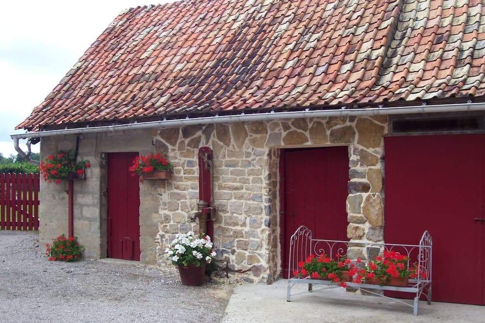 Photo of Outdoor in Henneveux