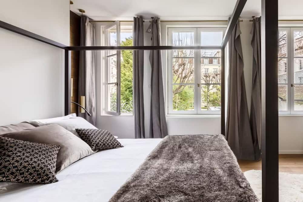 Photo of Bedroom in 5th Arrondissement