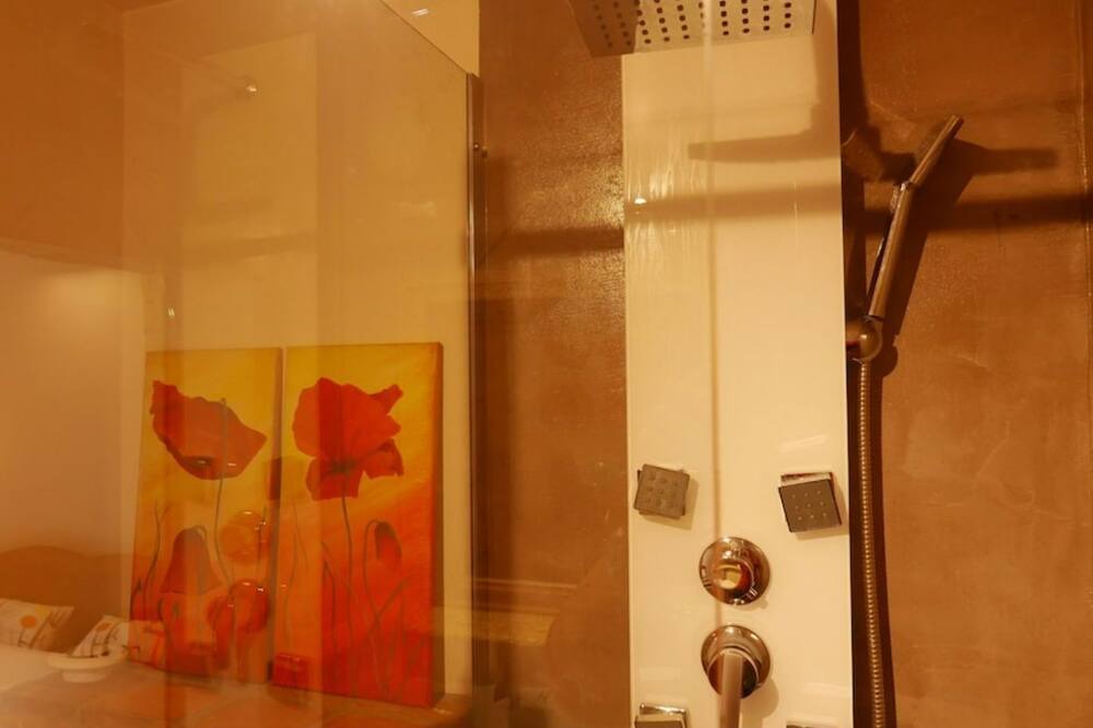 Photo of Bathroom in Miannay