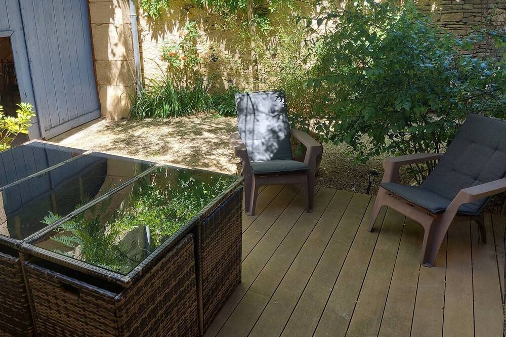 Photo of Outdoor in Montillot