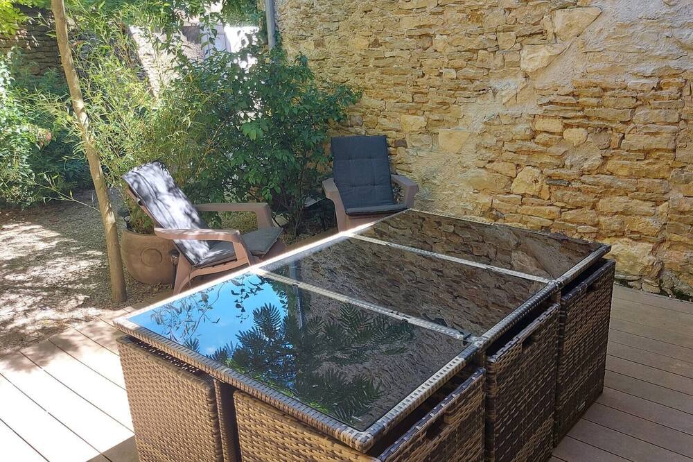 Photo of Outdoor in Montillot