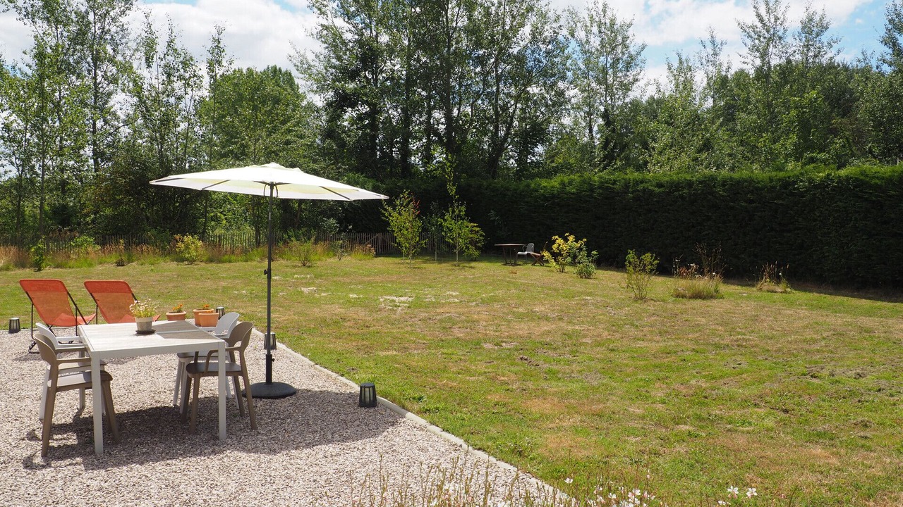 Photo of Outdoor in Saint-Quentin-en-Tourmont